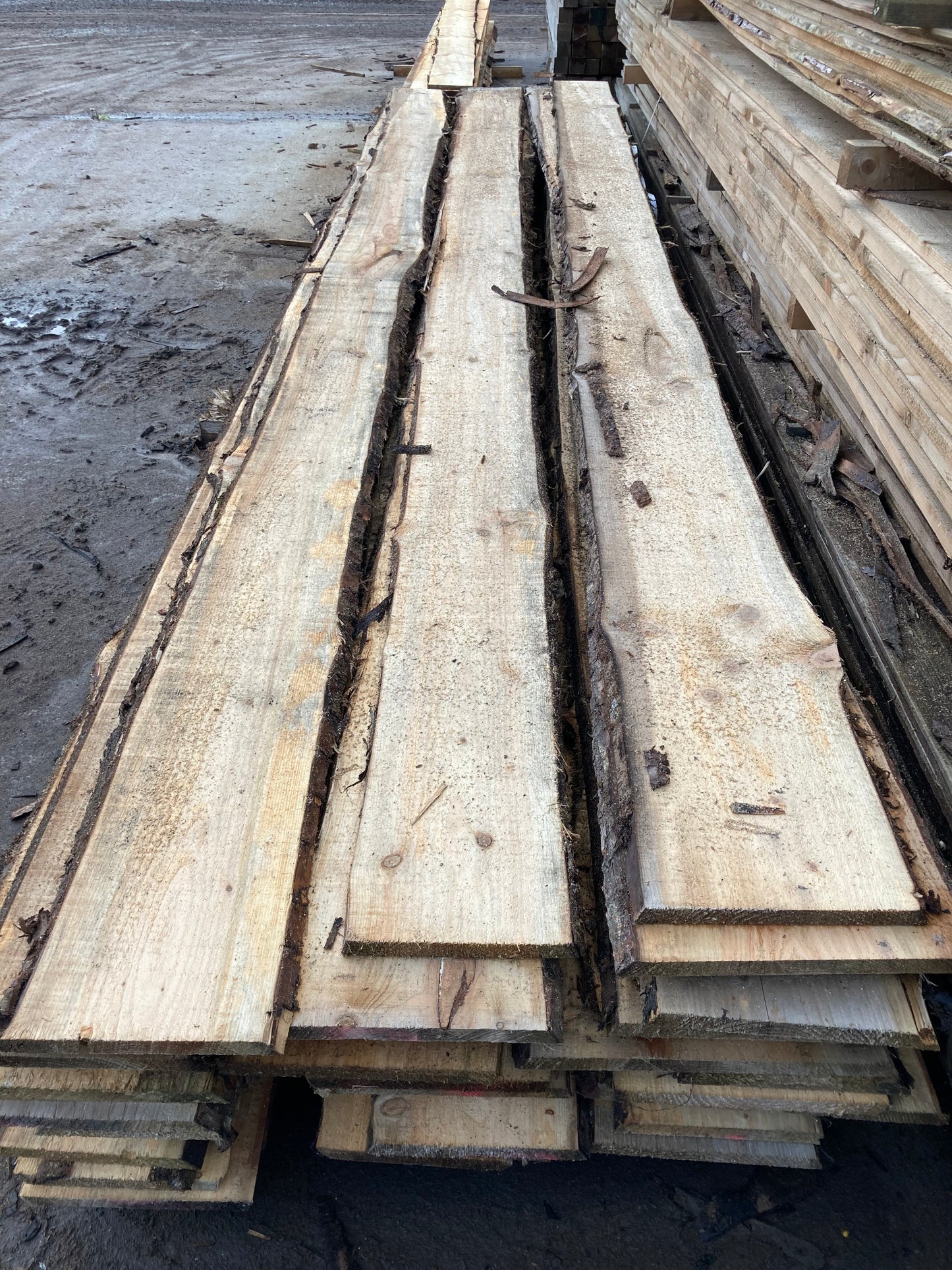 Waney edge cladding board